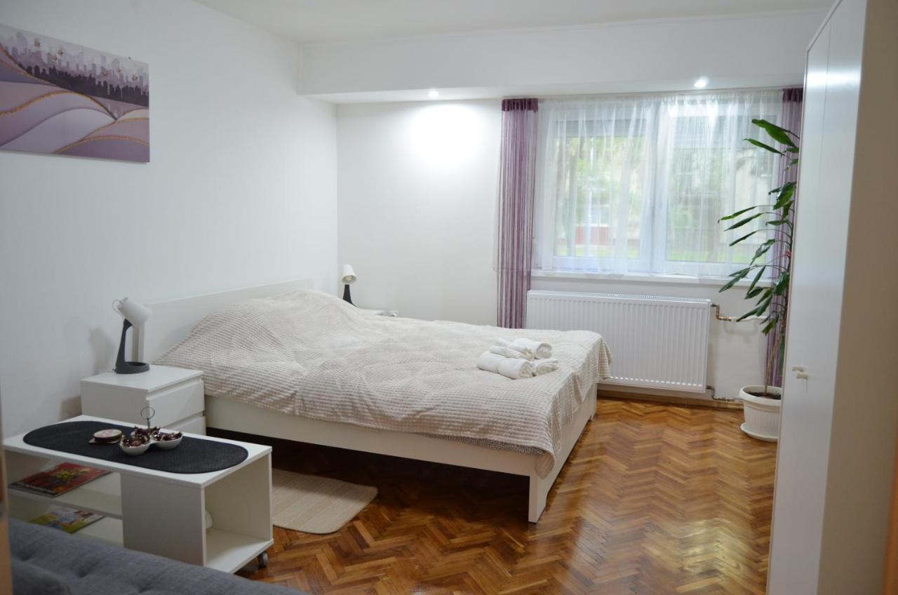 Mikmari Apartman Subotica Buitenkant foto