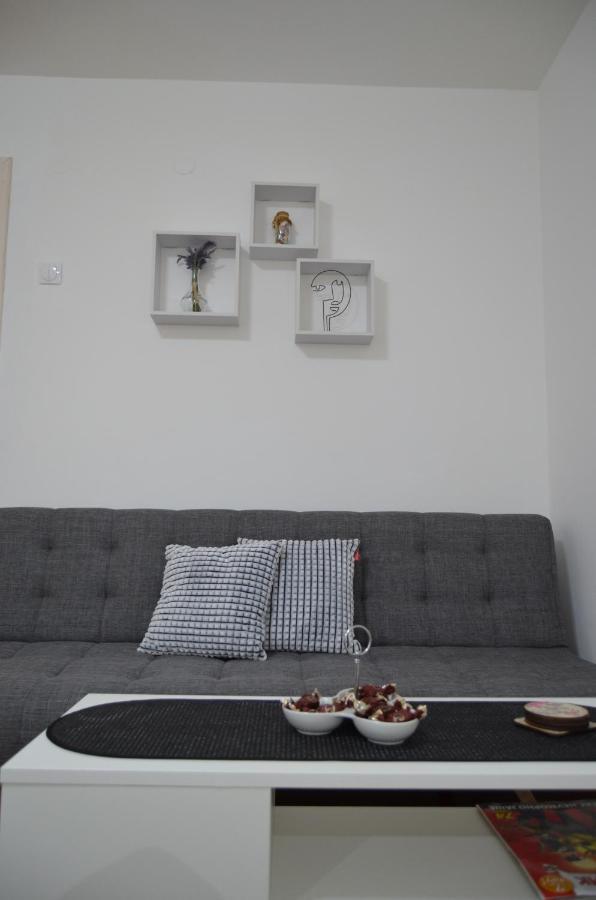 Mikmari Apartman Subotica Buitenkant foto